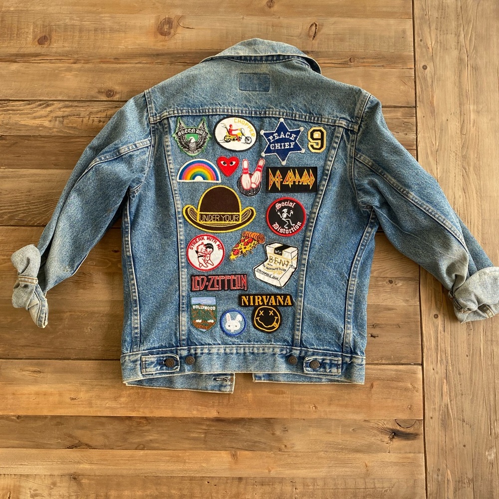 vintage levi’s denim jacket with patches